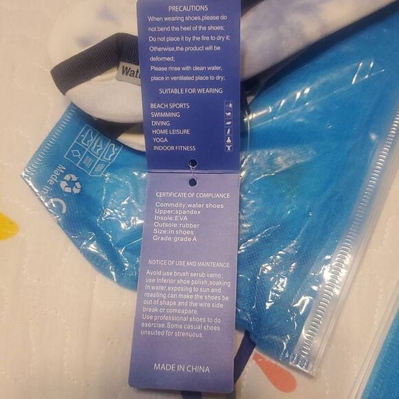 NWT WATELVES ADULT WATER SHOES - Picture 5 of 5